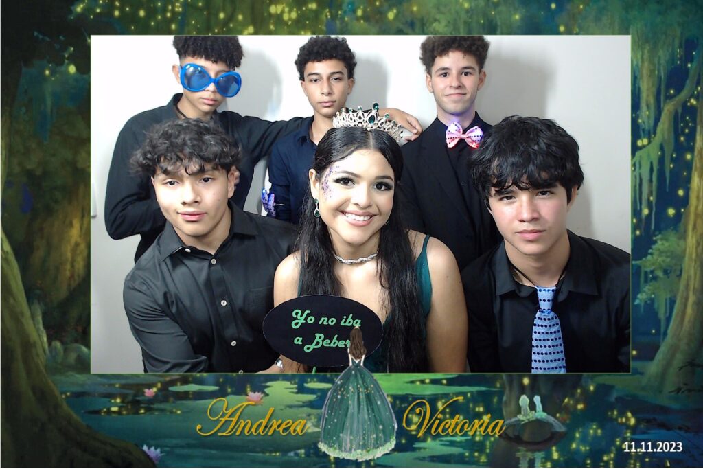 Los 15 de Andrea Victoria